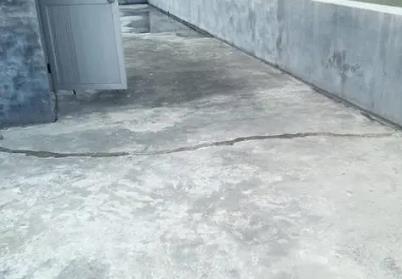 久治楼顶漏水维修公司分享下如何解决卫生间隐蔽部位漏水的问题?